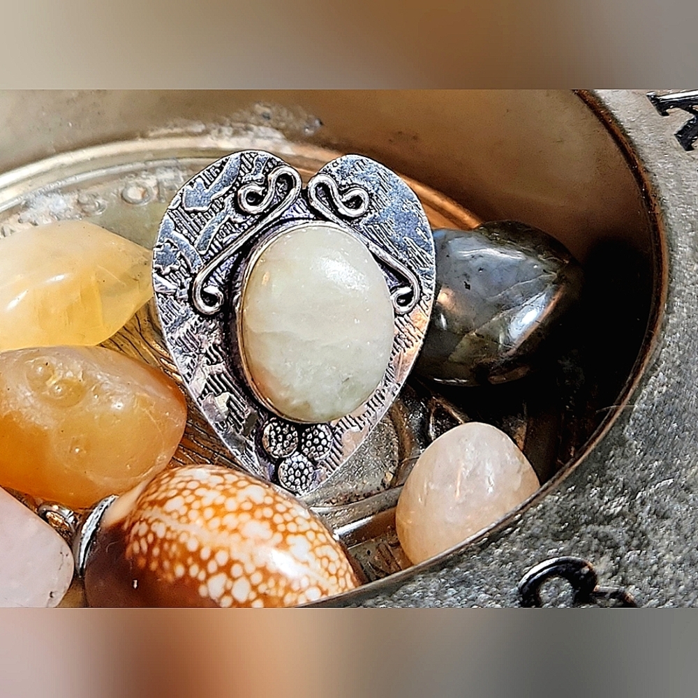 Shimmering, Sz 7, 925 Sterling Silver Plated, Oval-Shaped Aqua Seraphinite Ring.